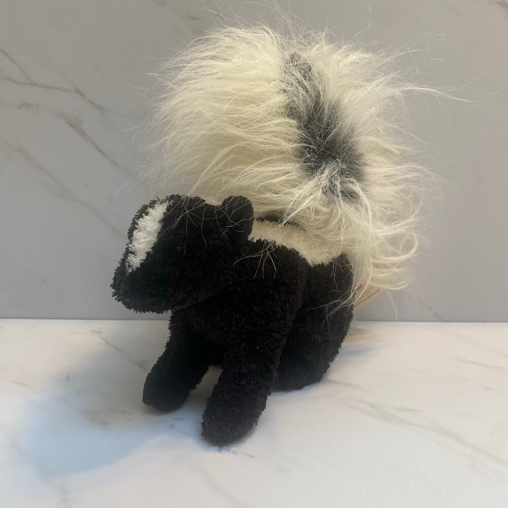 NWT Douglas Striped the Skunk